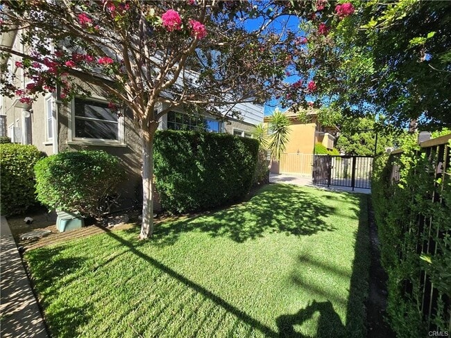 Photo - 10939 1/2 Moorpark St Unit 2