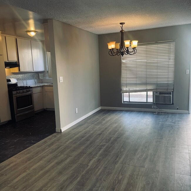 Photo - 5615 Satsuma Ave