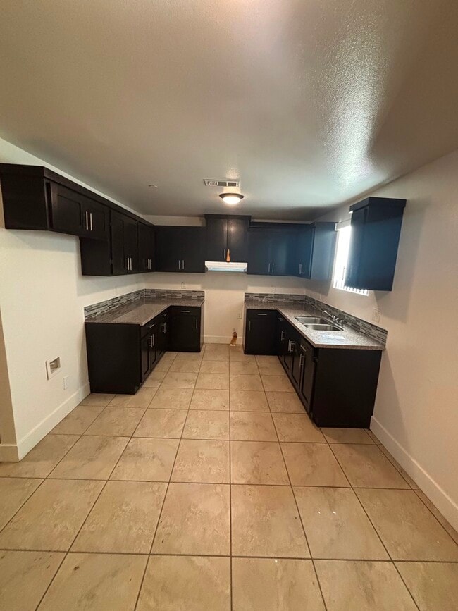 Photo - 120 E 107th St