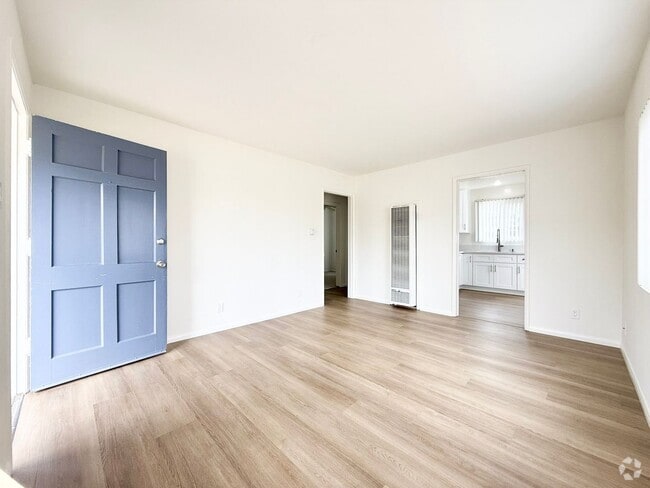 Building Photo - Remodeled Duplex in South O! Rental