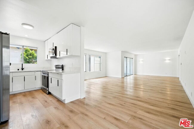 Photo - 621 San Vicente Blvd Condo Unit 301