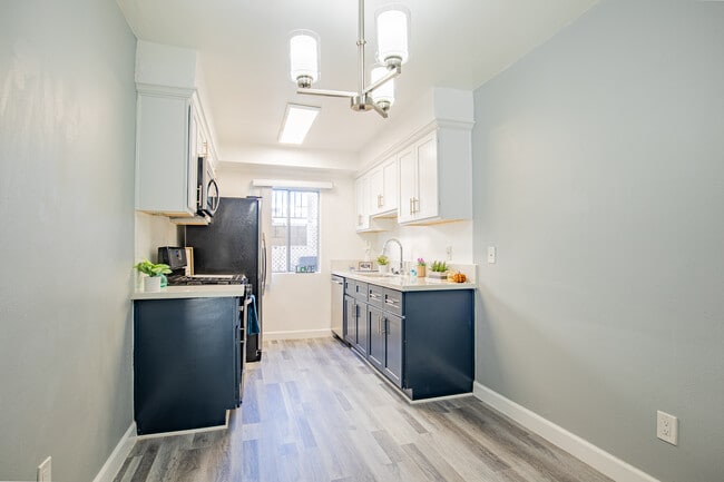 Photo - Magnolia Apartments