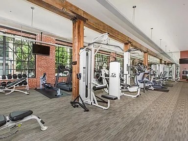 Large Workout Gym - 500 W Harbor Dr Unit 713 City Front Terrace
