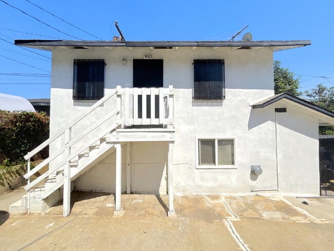 Photo - 910 N Herbert Ave Condo
