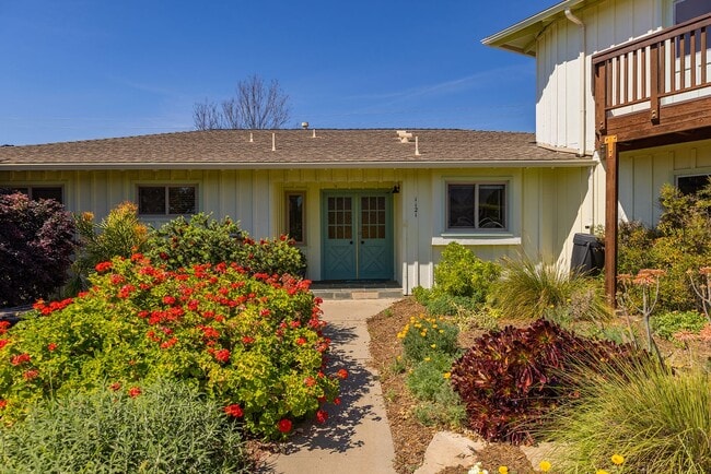 Photo - 1121 Mercer Ave