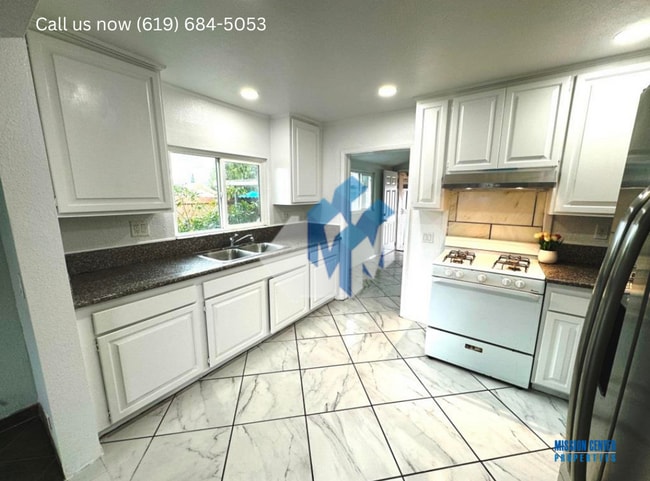 Photo - 5256-5260 Groveland Drive Unit 5258 - House