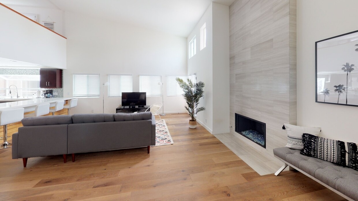 3D Tour - 24 Catamaran St Apartment Unit FL0-ID1149