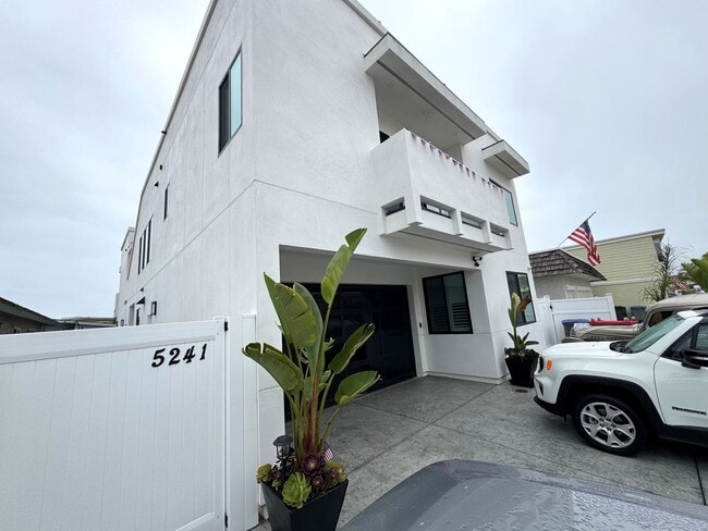 Luxury Coastal Living – Brand New Custom H... - Luxury Coastal Living – Brand New Custom H... House