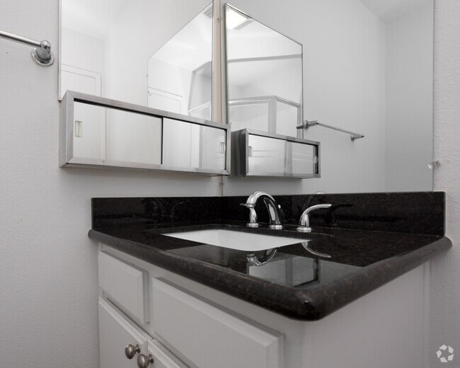 Studio - 330 SF - Studio Arnaz