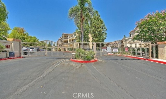 Building Photo - 1020 Vista Del Cerro Dr Unit 305