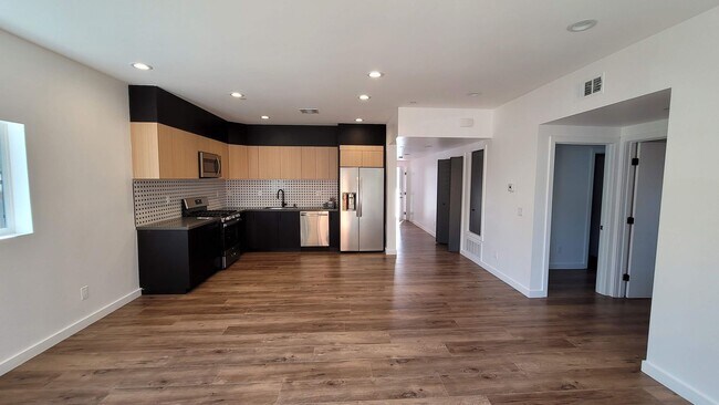 Photo - 6034 Craner Ave Unit 6034