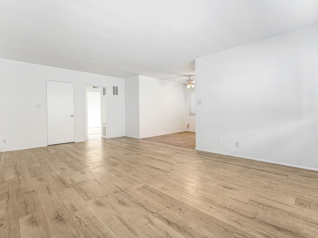 Photo - 744 S.Windsor Blvd. - just south of Wilshire Blvd. Unit 05