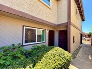 Photo - Amazing Two Bed 1.5 Bath Condo - University Heights - Garage & Driveway Parking Unit 2