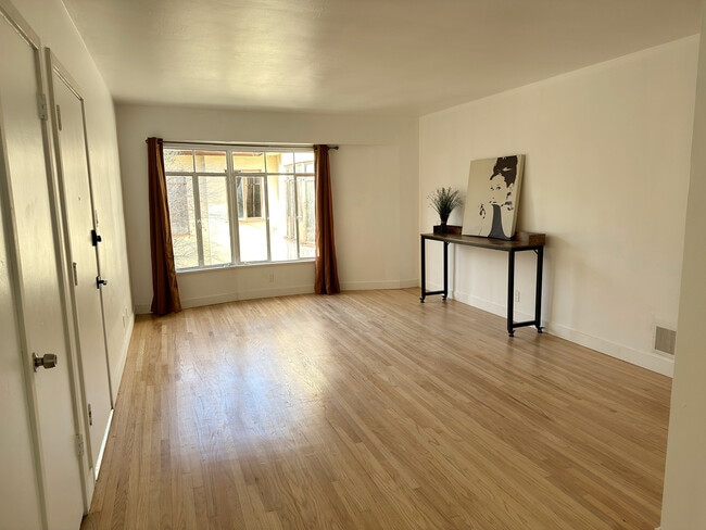 1001 S Sierra Bonita Ave - 1001 S Sierra Bonita Ave Apartments