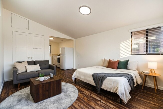 Building Photo - Reynard Way Unit #C