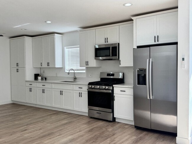 Photo - 5773 Angela Ave