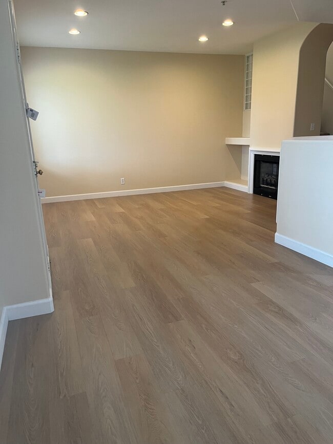 Photo - 2384 Sunningdale Dr Unit 2384