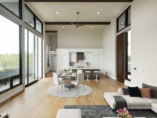 Photo - 2677 State St Unit 204