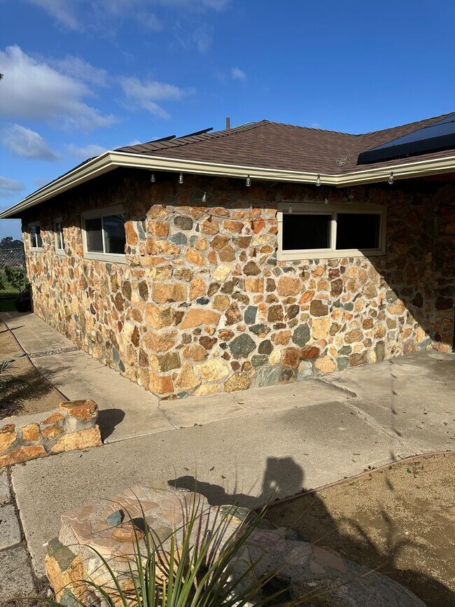 Photo - 2 bedroom/1 bath house, Available Now!