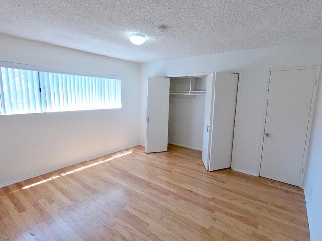 Photo - 1345 N Orange Dr Unit 5