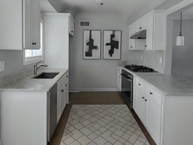 Building Photo - 10239 S 8th Ave Unit 3