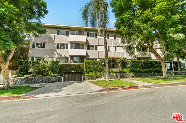 Photo - 1525 Hayworth Ave Unit 302