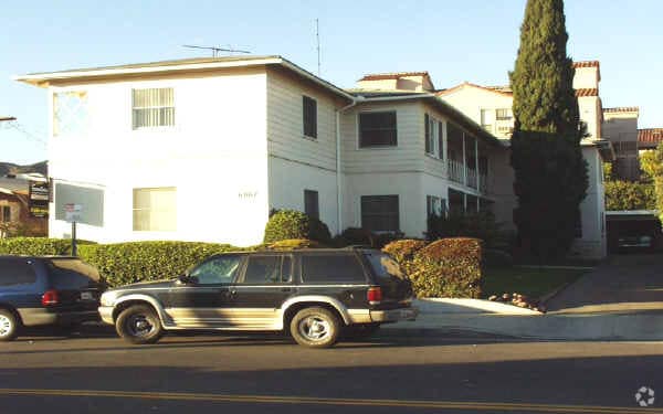Building Photo - 6867 Fountain Ave Rental