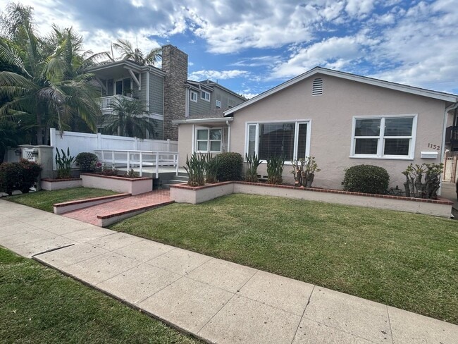 Building Photo - Thomas Avenue Unit 1130