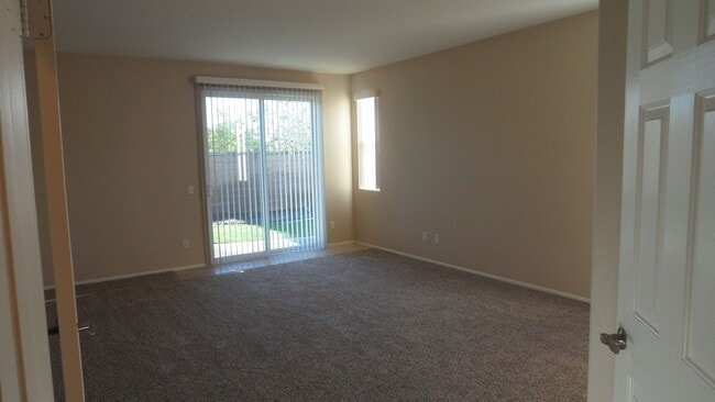 Photo - Single Story 4 BR 2.5 BA  Home On Cul-de-s...