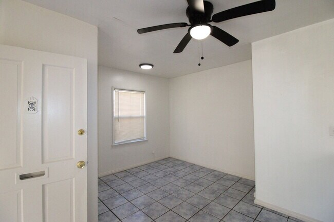 Photo - 2828 W Vernon Ave