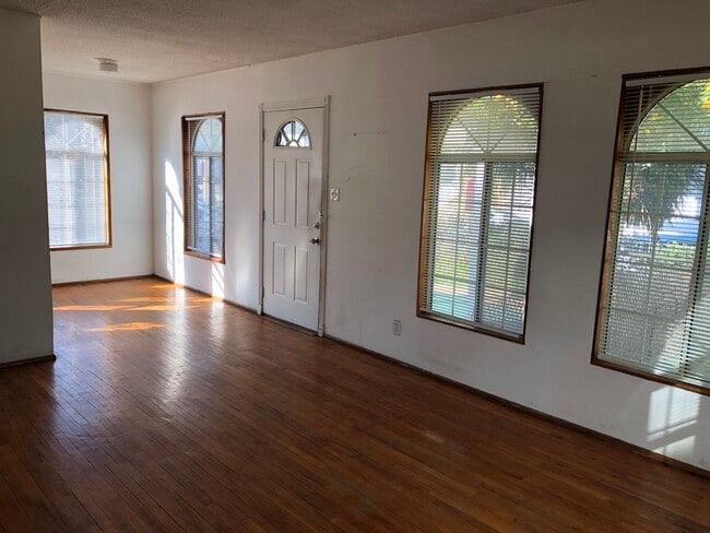 living room - 8624 Olin St Unit 8624