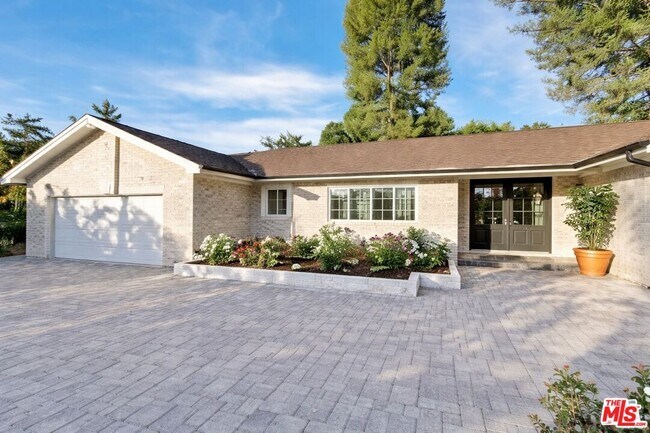 Photo - 4732 Del Moreno Dr