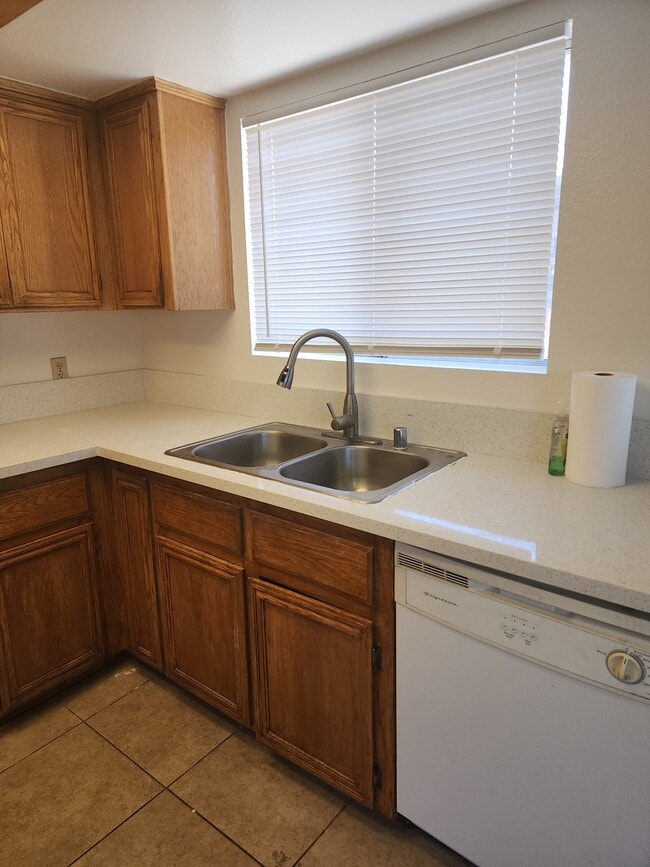 Stone countertops, stainless steel sink - 13160 Agua Cayendo Rd Unit B