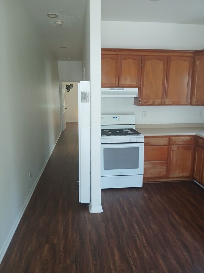 Photo - 638 E 7th St Unit 638