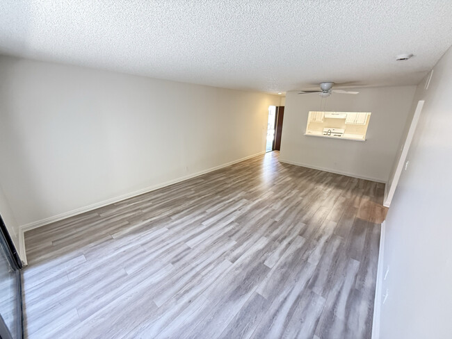 Photo - 15020 Burbank Blvd Apartment