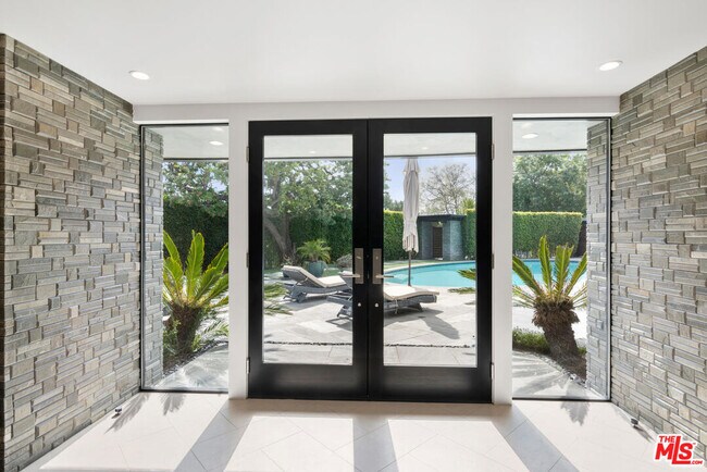 Photo - 3035 Lake Glen Dr