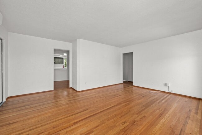 Photo - 6467 Cleo St