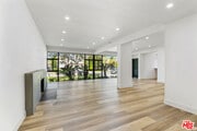 Photo - 130 Le Doux Rd House
