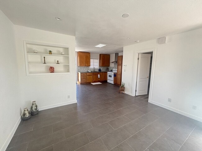 Building Photo - West Lancaster Single Story Detached Triplex