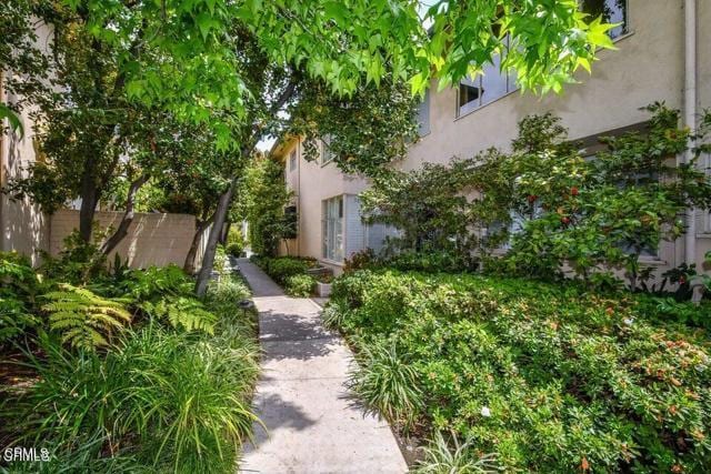 Building Photo - 660 S Orange Grove Blvd Unit F Rental