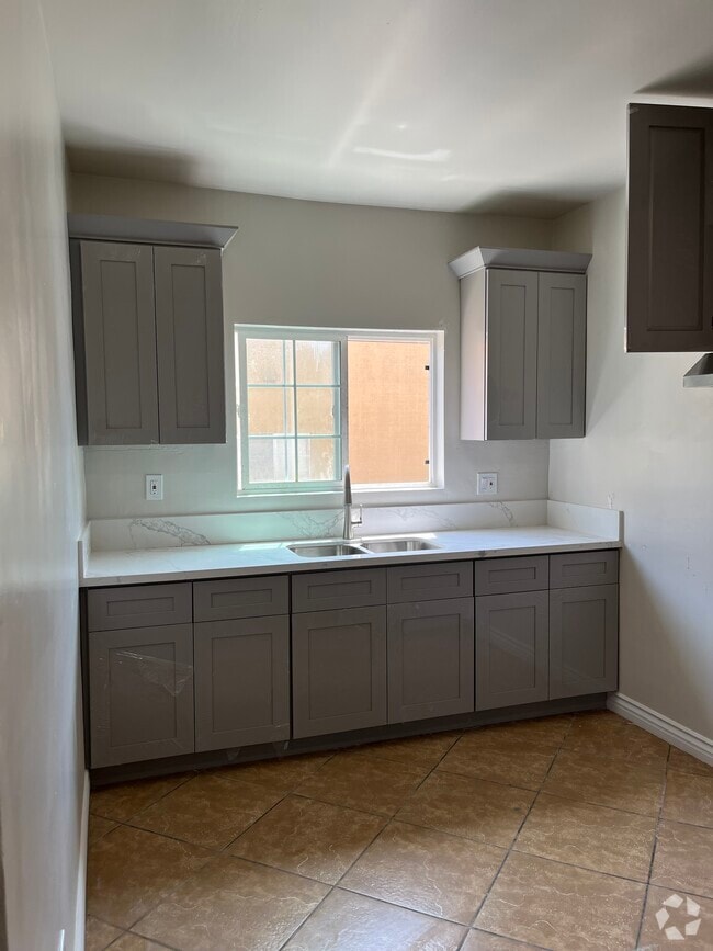Building Photo - 1012 N Ditman Ave Rental