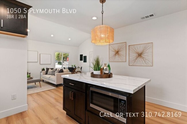 Photo - 1050 S Plymouth Blvd