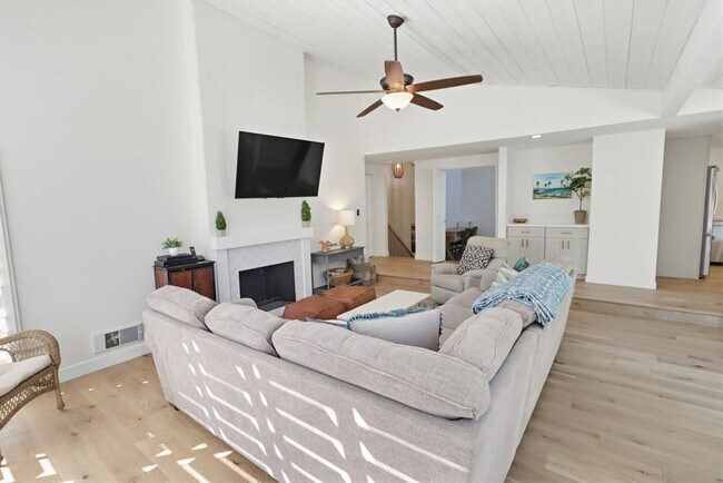 Photo - 561 S Sierra Ave Unit ID1255601P