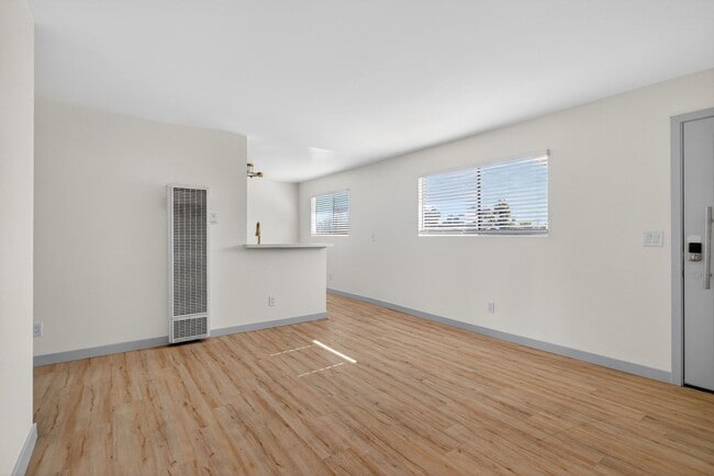 Photo - 921 Alamitos Ave Unit 11