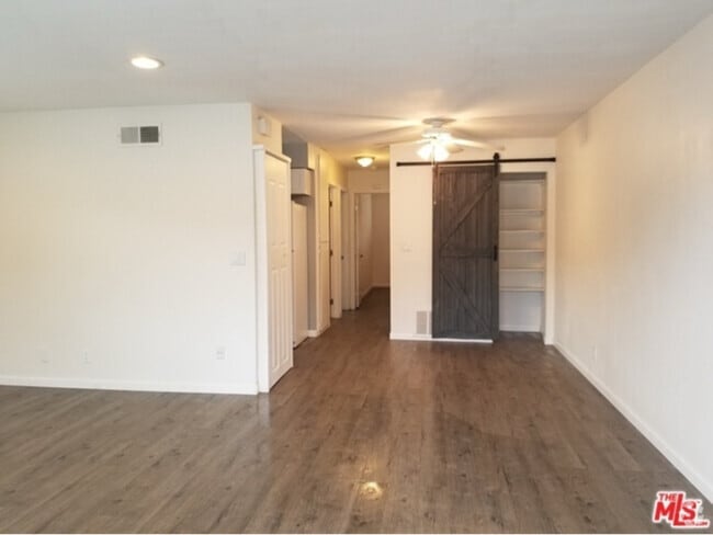 Building Photo - 28014 Robin Ave Rental