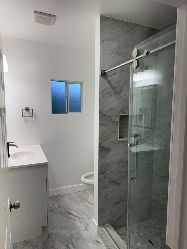 Photo - 1003 Clement St