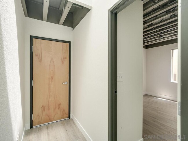 Photo - ***GENERAL RENTAL APPLICATIONS*** Unit Kensington Park Plaza