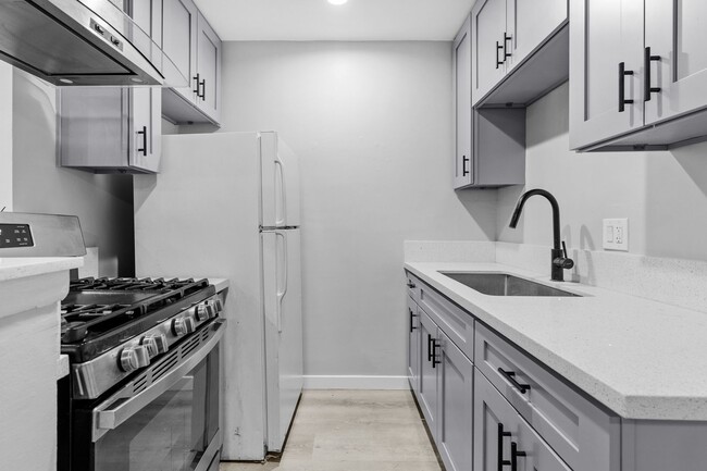 Photo - 1655 W Malvern Ave Unit 1655-06