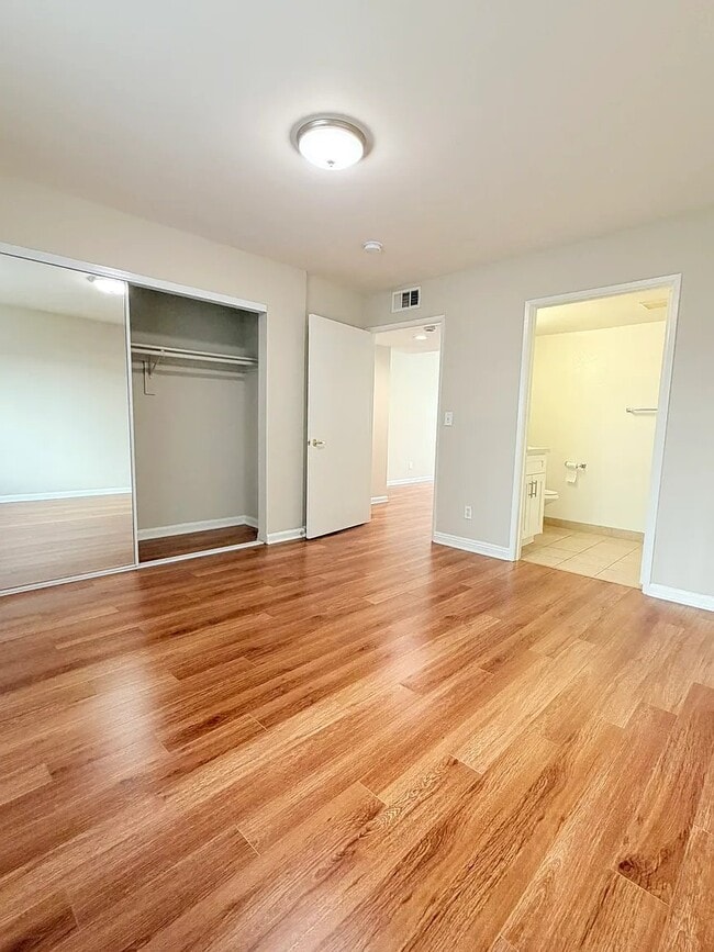 Photo - 615 W Milford St Unit 615