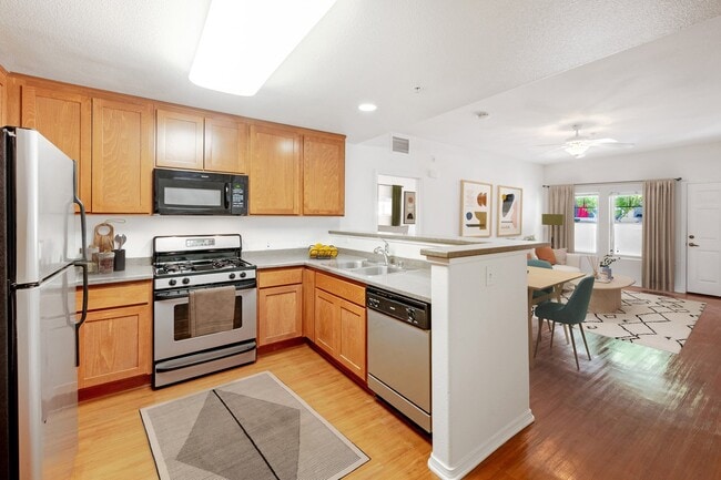 Photo - Ralston Courtyards